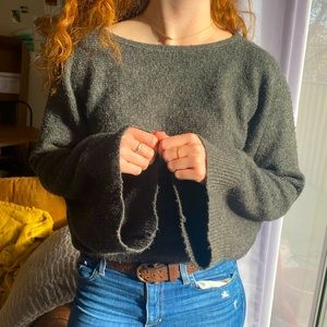 Gray wide-sleeve sweater size Large
